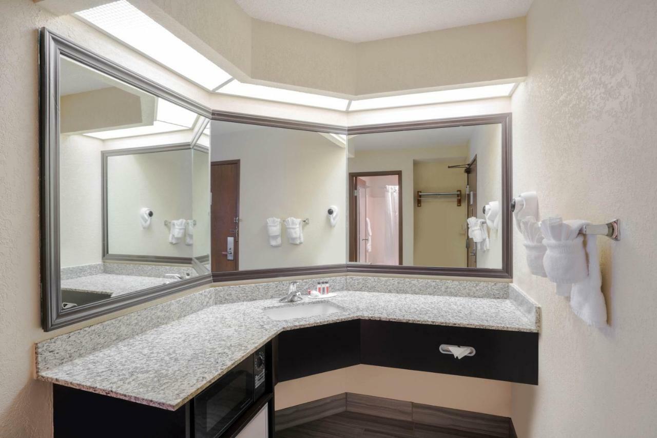 Comfort Inn & Suites Brentwood Eksteriør bilde